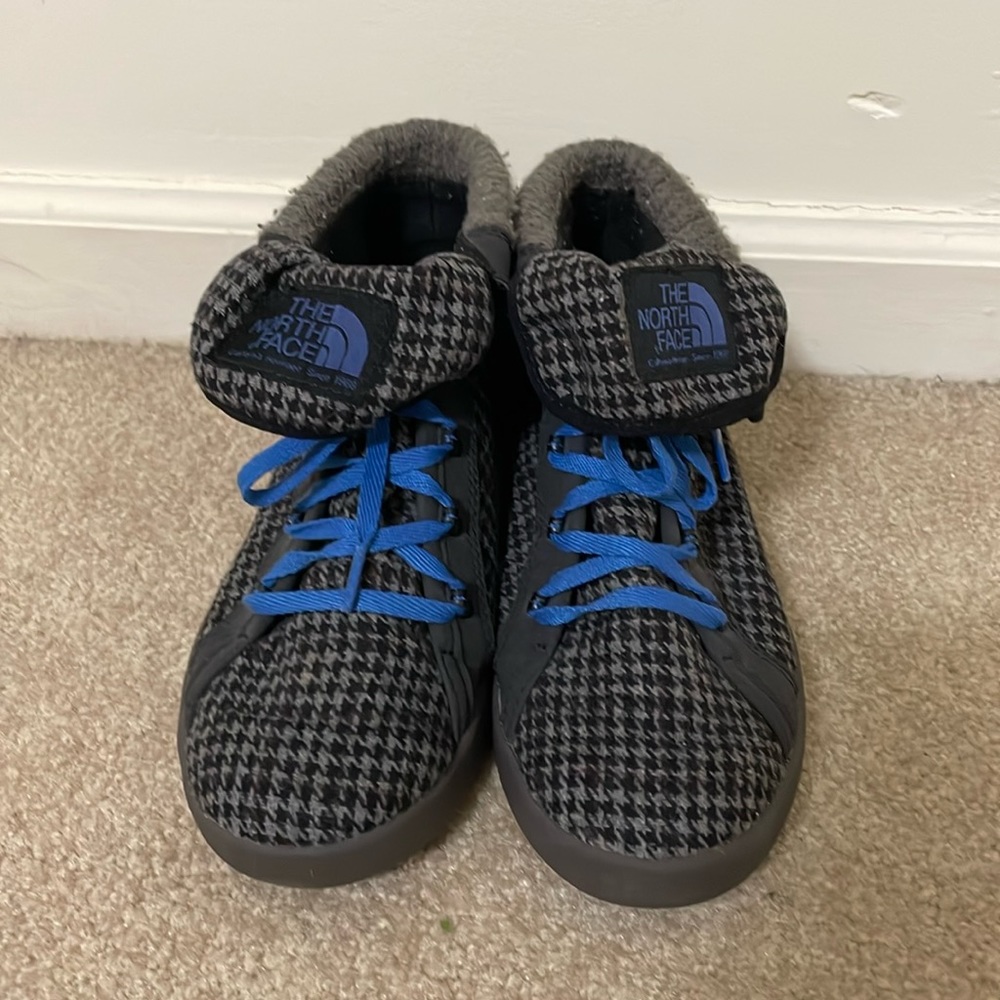 North Face Black/Gray/Brown Shoes with Blue Laces - Size Women’s 8